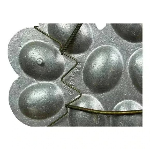 York Metal Crafters Chicken Hen Shaped Deviled Egg Dozen Holder VINTAGE 1976 - Picture 5 of 7